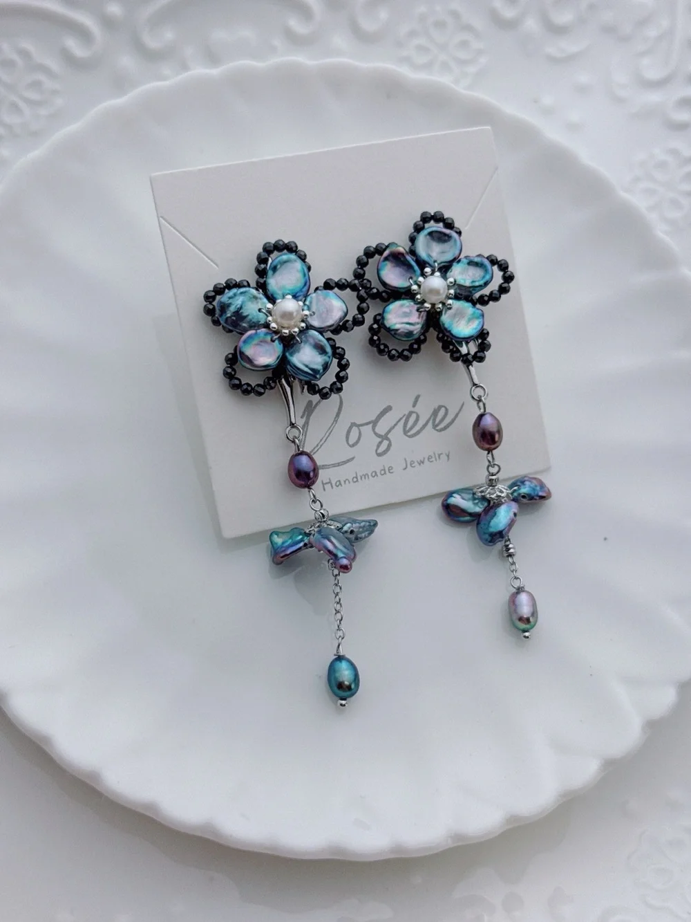 26E516 Handmade Freshwater Baroque Pearl Black Spinel Flower Dangling Earrings